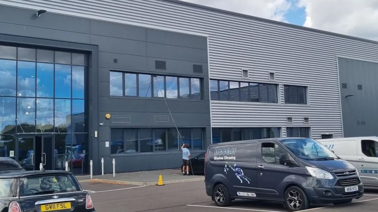 Commercial Window Cleaning - Gallery - 03