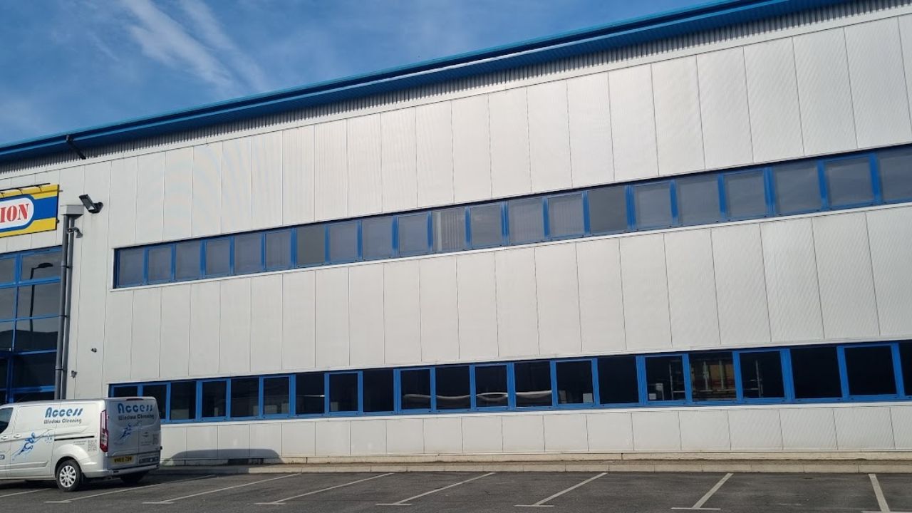 Commercial Window Cleaning - Gallery - 04